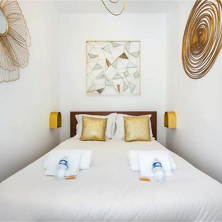 Апартаменти Cmg Place De Clichy - Metro Europe Париж Екстер'єр фото