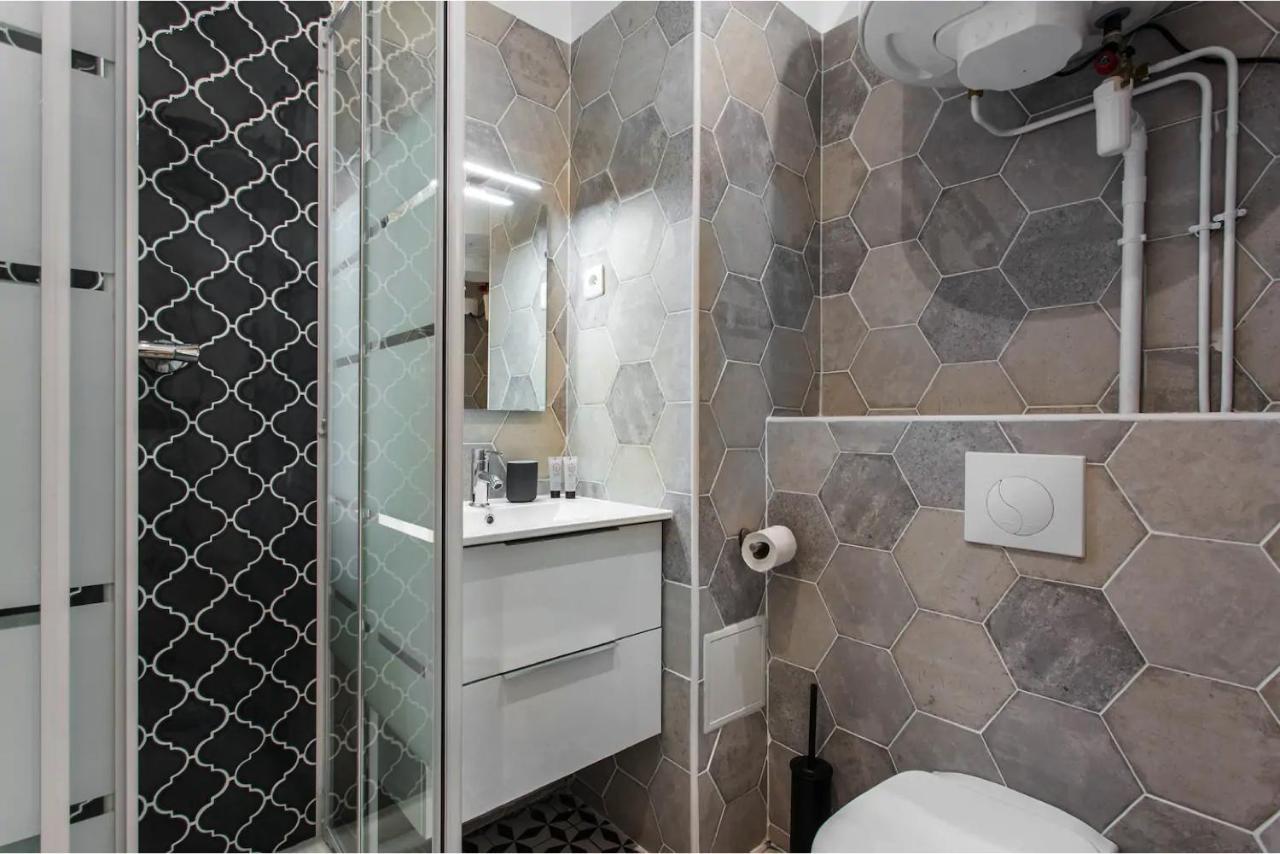 Апартаменти Cmg Place De Clichy - Metro Europe Париж Екстер'єр фото